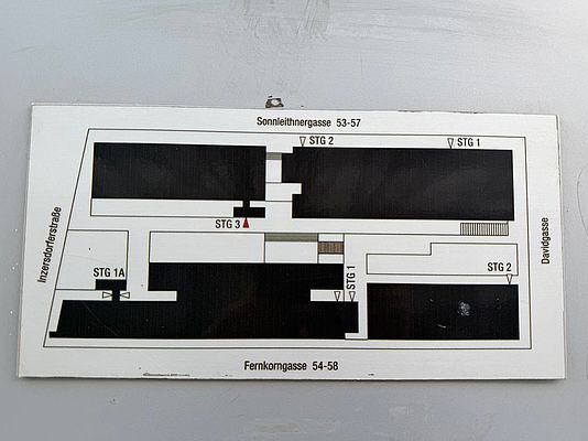 Eingang und Lageplan